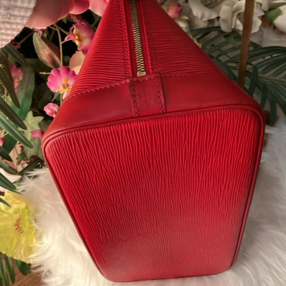 LOUIS VUITTON Red Epi Alma Authenticated by PoshMark. - Picture 8 of 16